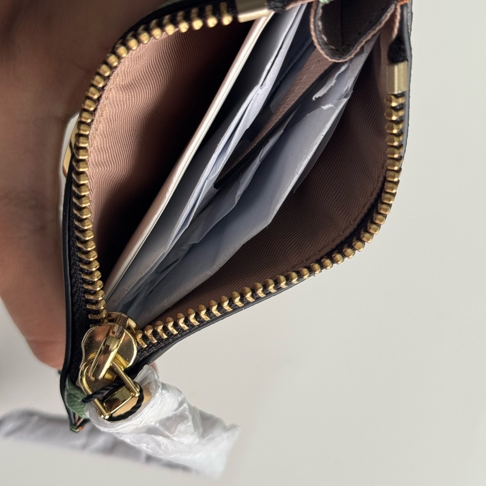 Marc Jacobs Mint Green Cardholder with Gold Accent - Picture 4 of 5